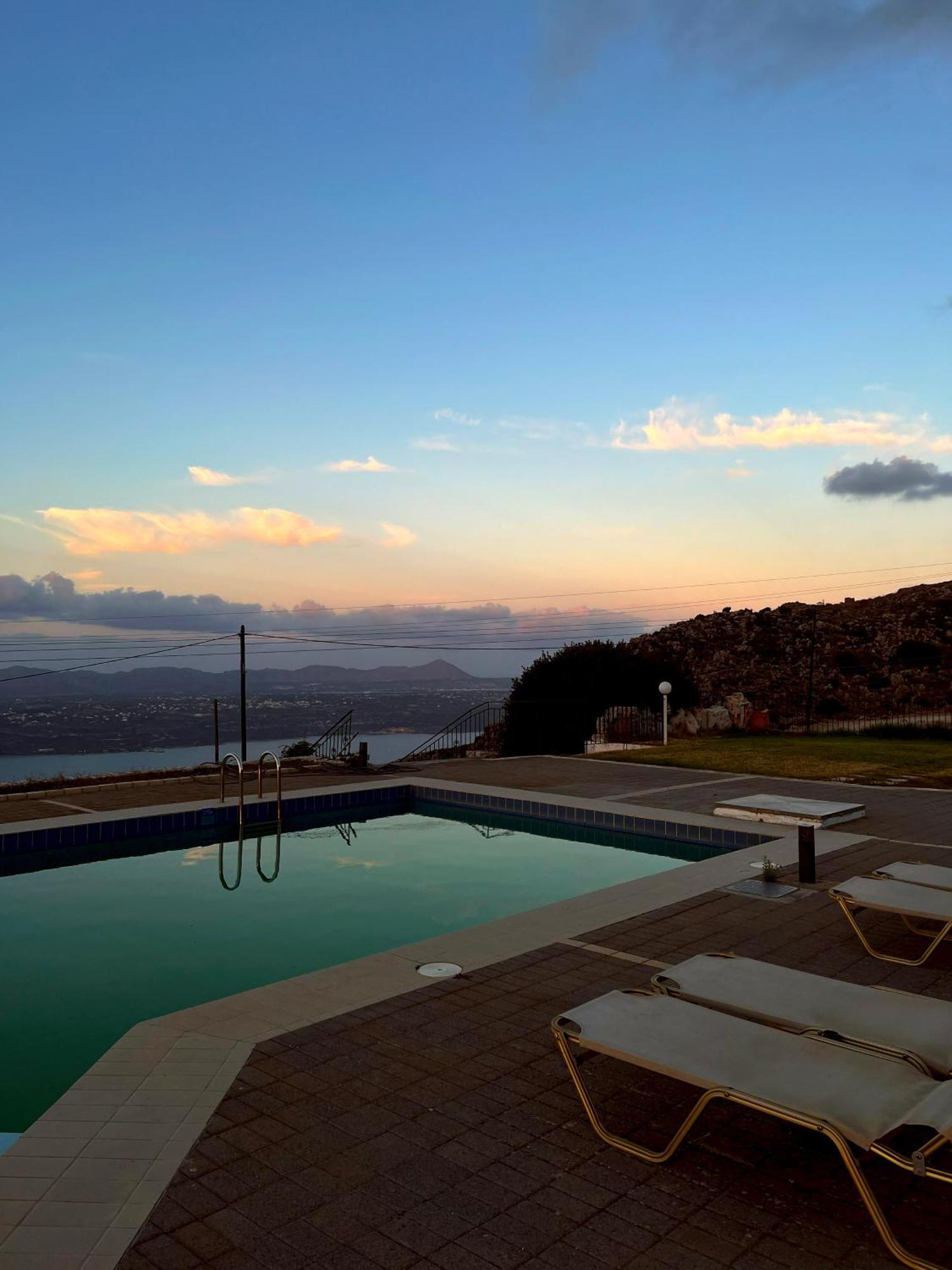 Panos Village Maláxa エクステリア 写真